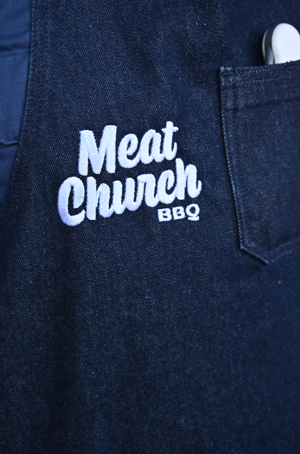 hedley-and-bennett-meat-church-apron-navy-g8 Screenshot_2024-07-03_at_2.52.19_PM.png